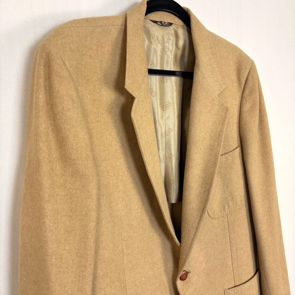 Vintage Bill Blass Camel Hair Two Button Blazer Sportcoat Tan Crest Buttons 42R